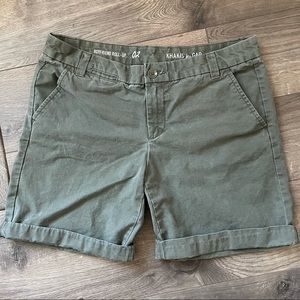 Gap Boyfriend Roll-Up Bermuda Shorts in Kale